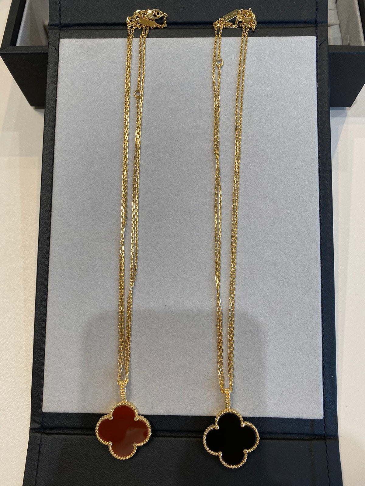 [⭐Aura ]CLOVER 25MM NECKLACE GOLD CARNELIAN