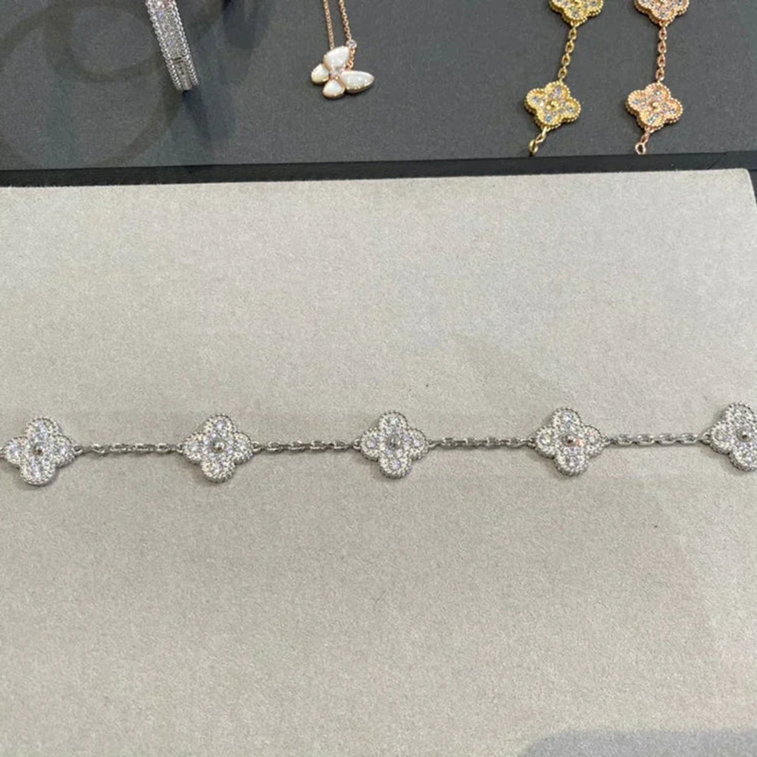 [Aura ] New  CLOVER 5 MOTIF FULL DIAMOND BRACELET COLLECTION