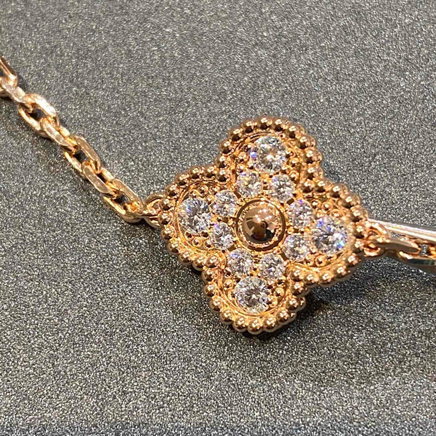 [Aura ] New  CLOVER 5 MOTIF FULL DIAMOND BRACELET COLLECTION