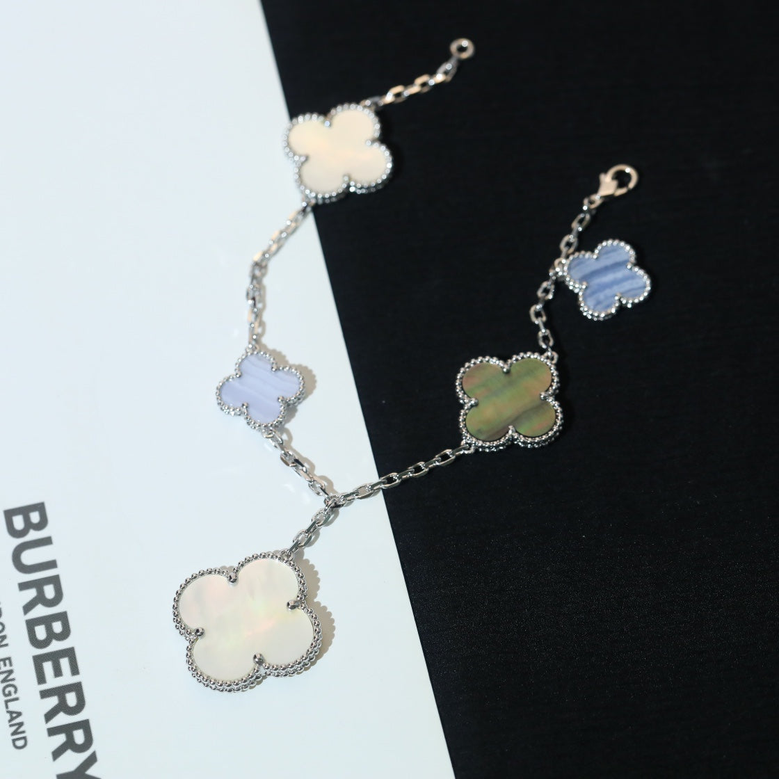 Aura CLOVER BRACELET 5 MOTIFS MOP CHALCEDONY SILVER