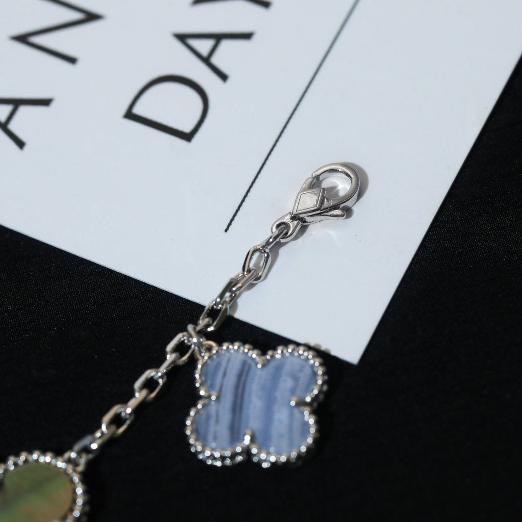 Aura CLOVER BRACELET 5 MOTIFS MOP CHALCEDONY SILVER