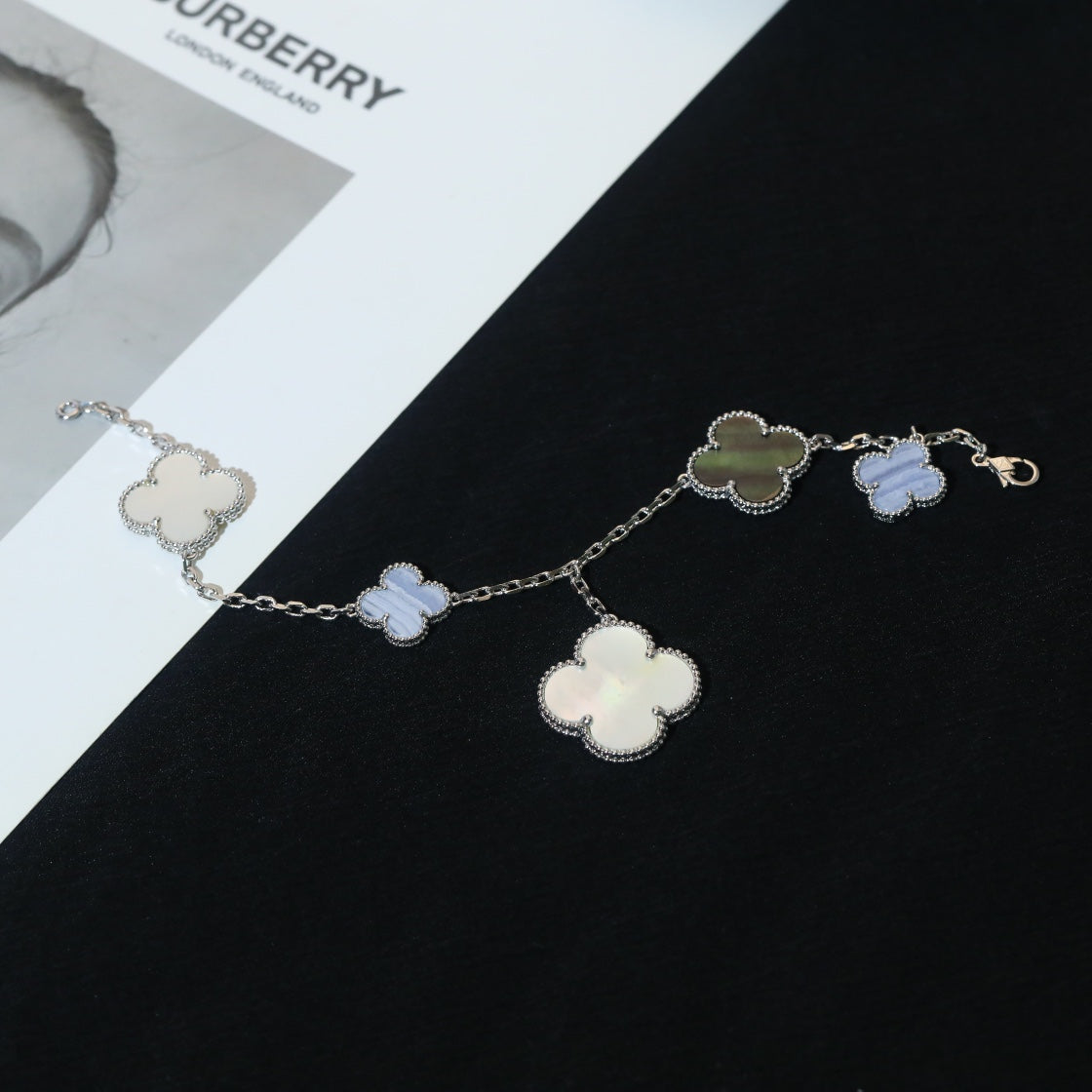Aura CLOVER BRACELET 5 MOTIFS MOP CHALCEDONY SILVER