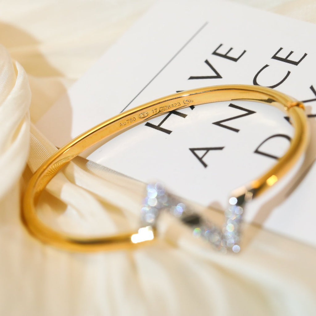 Aura VOLTE UPSITE DOWN GOLD DIAMOND BRACELET