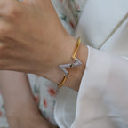 Aura VOLTE UPSITE DOWN GOLD DIAMOND BRACELET