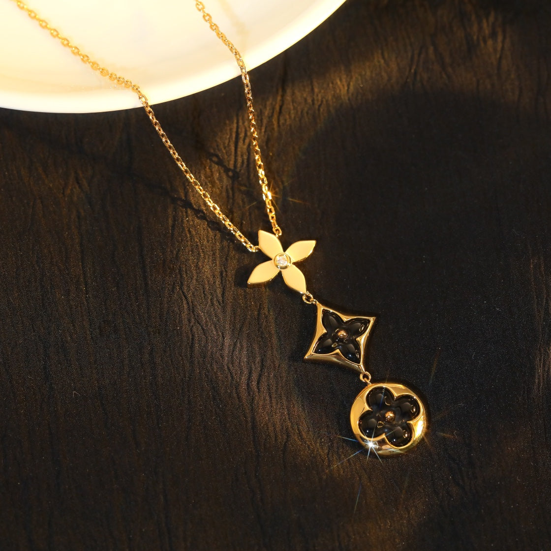 Aura STAR AND SUN ONYX PINK GOLD NECKLACE
