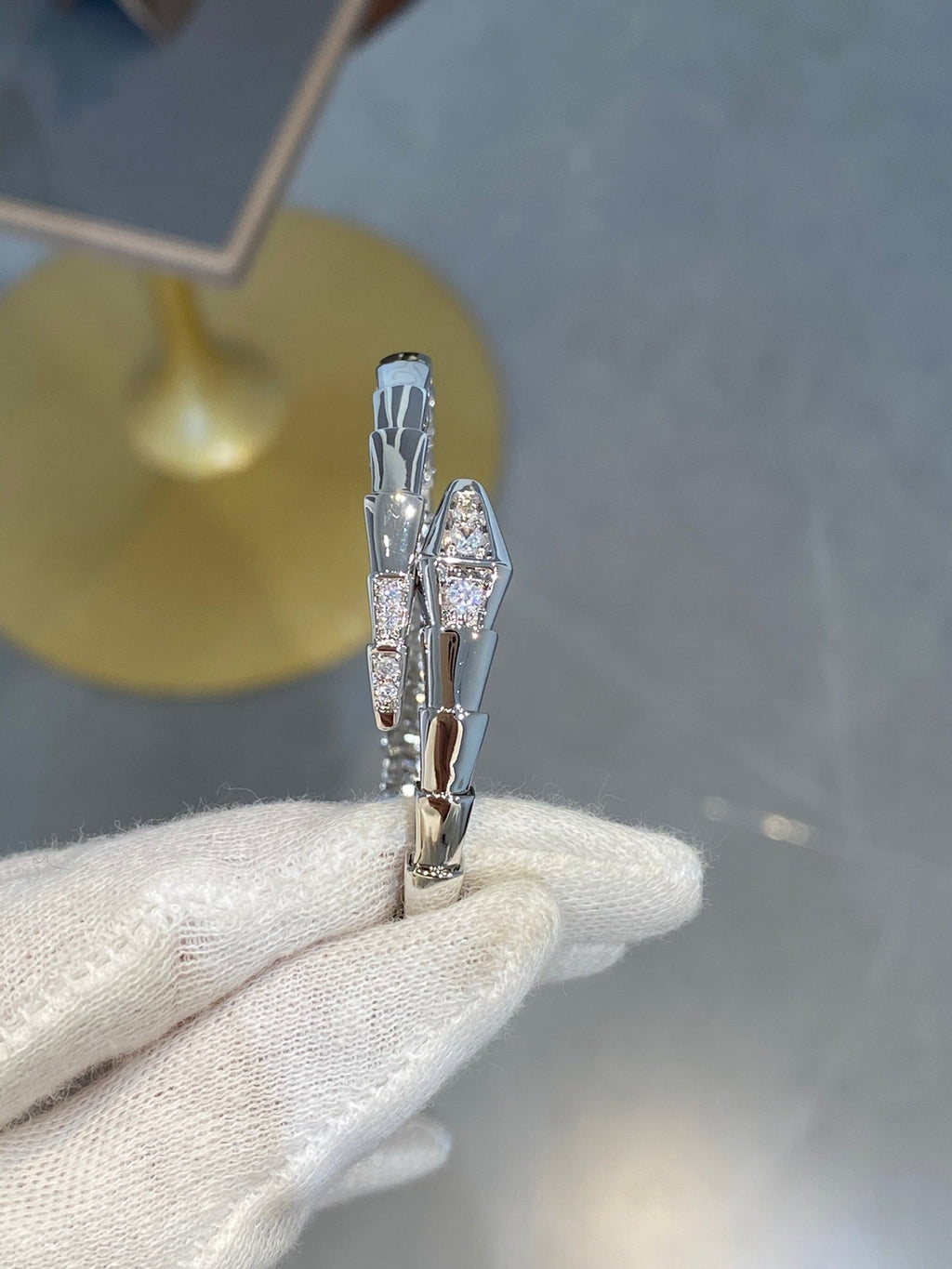 {
  "[⭐Veya]SERPENTI BRACELET DIAMONDS SILVER": "[⭐Veya]セルペンティ ブレスレット ダイヤモンド シルバー"
}