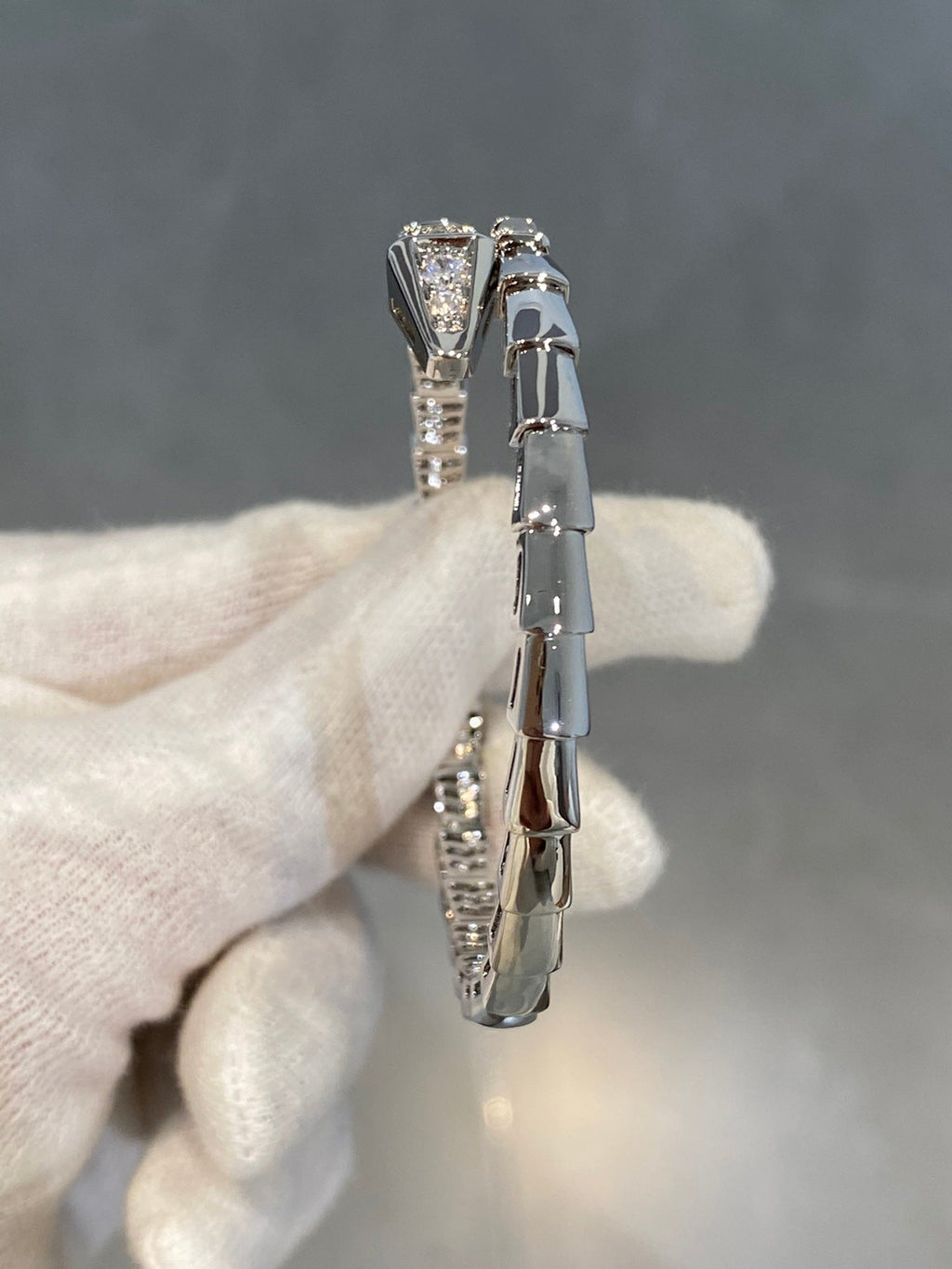 {
  "[⭐Veya]SERPENTI BRACELET DIAMONDS SILVER": "[⭐Veya]セルペンティ ブレスレット ダイヤモンド シルバー"
}