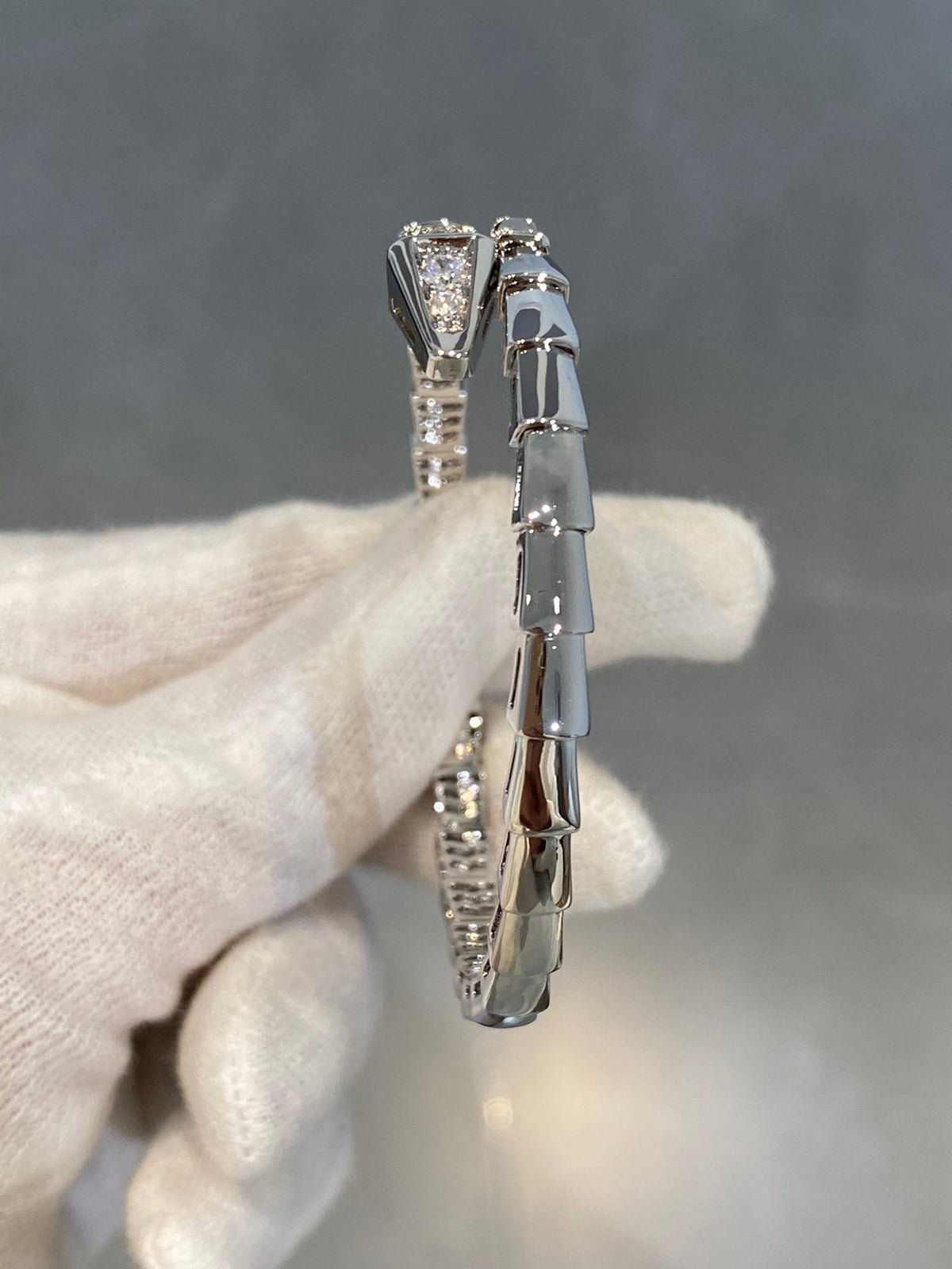 {
  "[⭐Veya]SERPENTI BRACELET DIAMONDS SILVER": "[⭐Veya]セルペンティ ブレスレット ダイヤモンド シルバー"
}