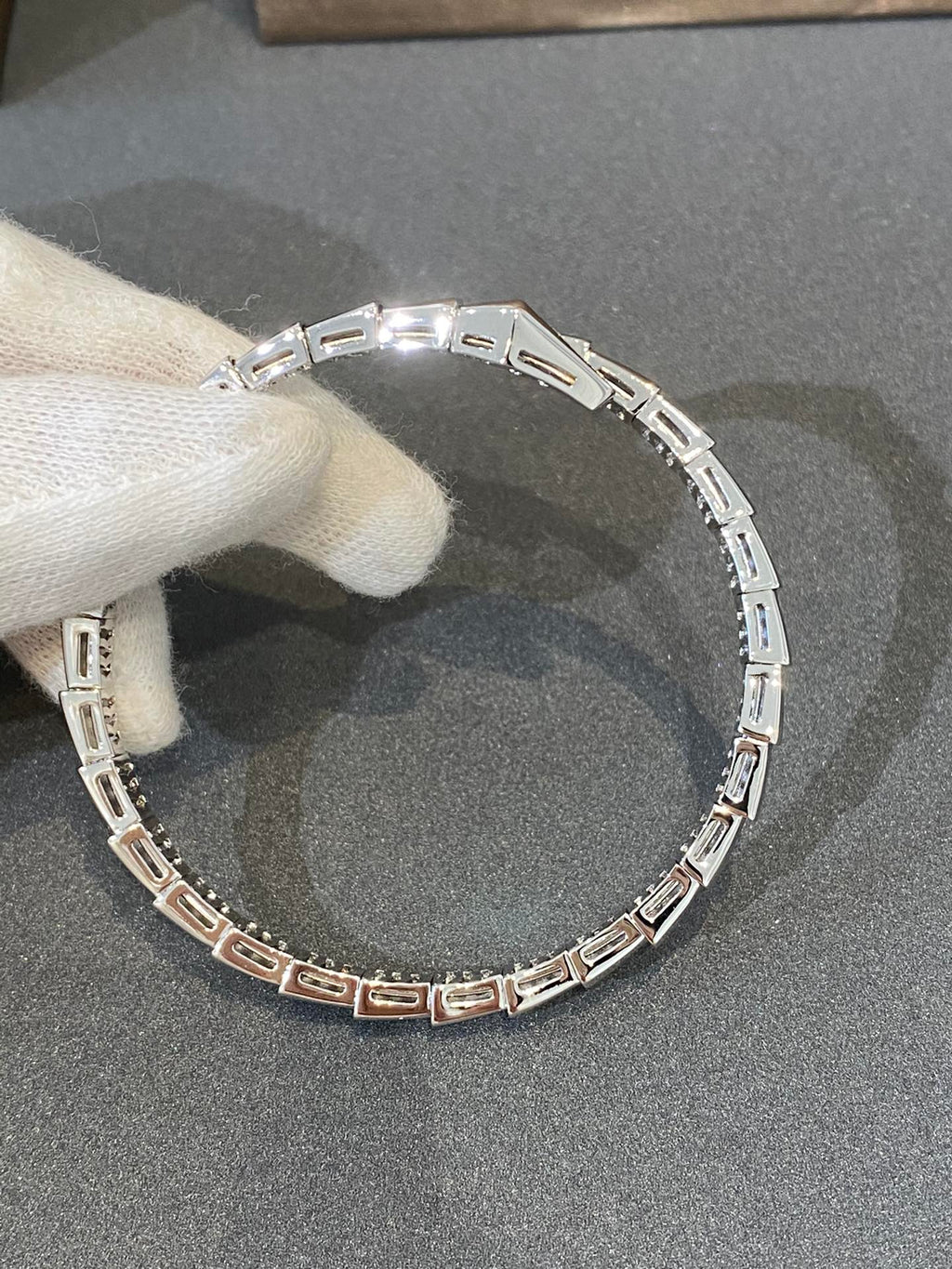 {
  "[⭐Veya]SERPENTI BRACELET DIAMONDS SILVER": "[⭐Veya]セルペンティ ブレスレット ダイヤモンド シルバー"
}