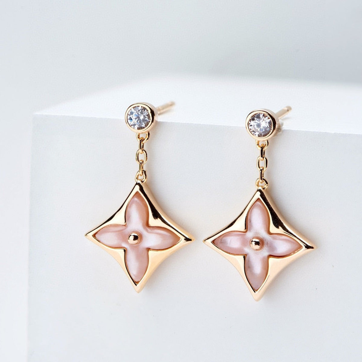 Aura DOUBLE STAR ROSÉGOLDENE PERLMUTT-TROPFENOHRRINGE