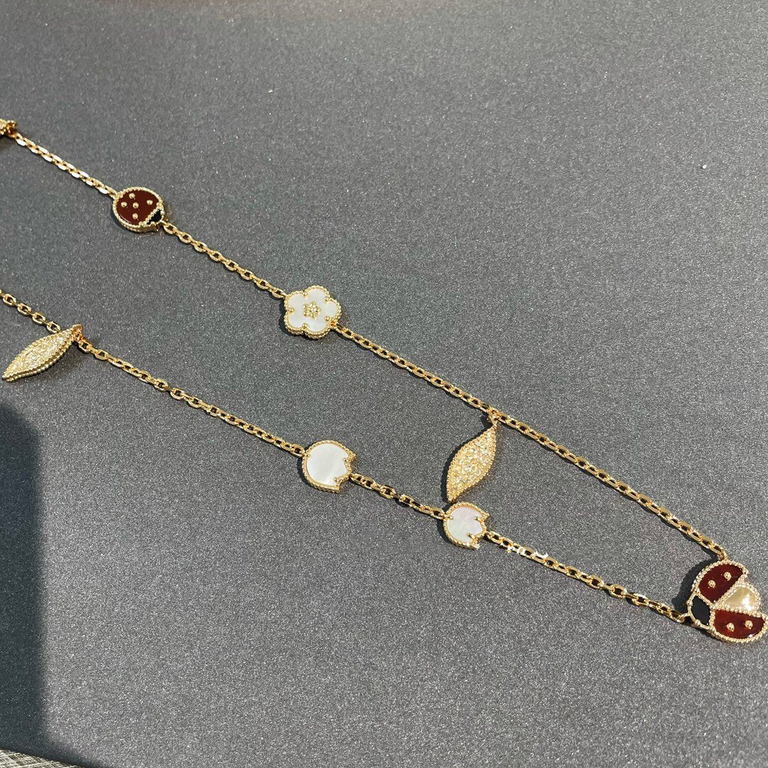 Aura LUCKY SPRING 15 MOTIFS GOLD NECKLACE