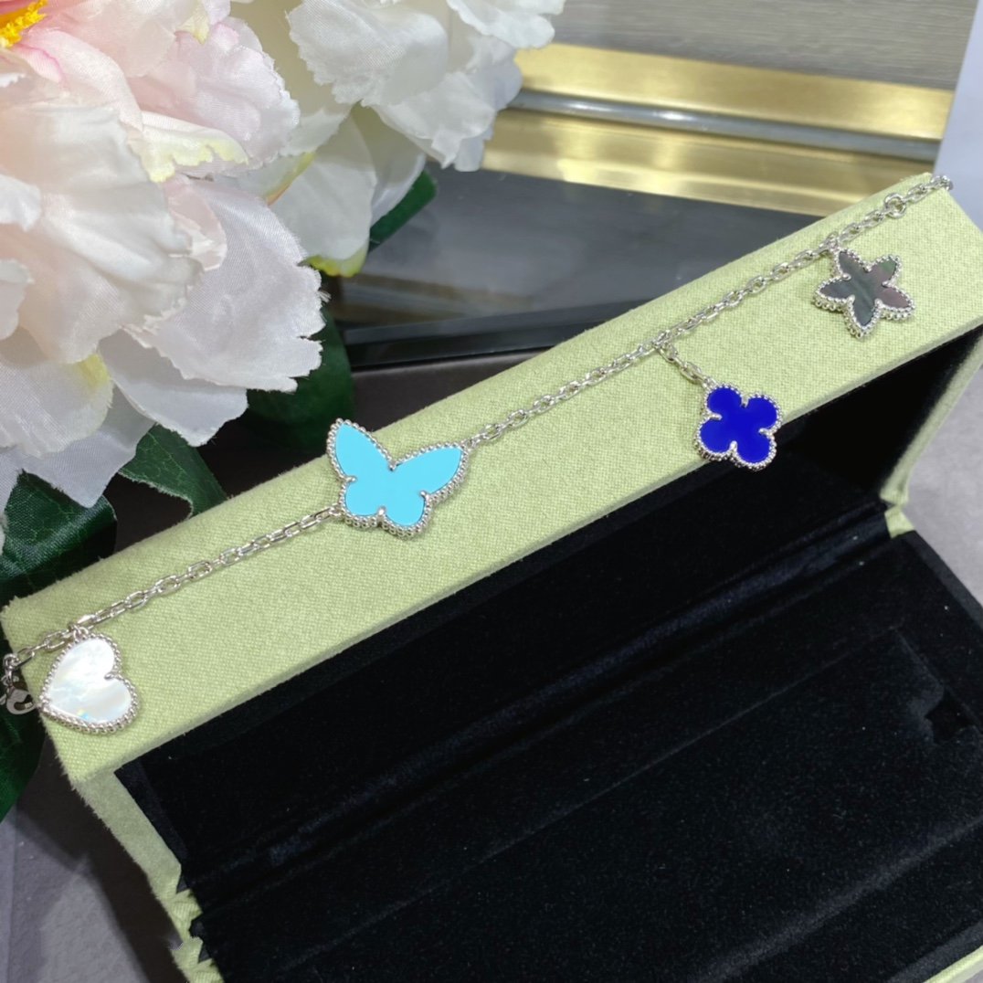 Aura LUCKY SPRING SILVER BRACELET 4 MOTIF