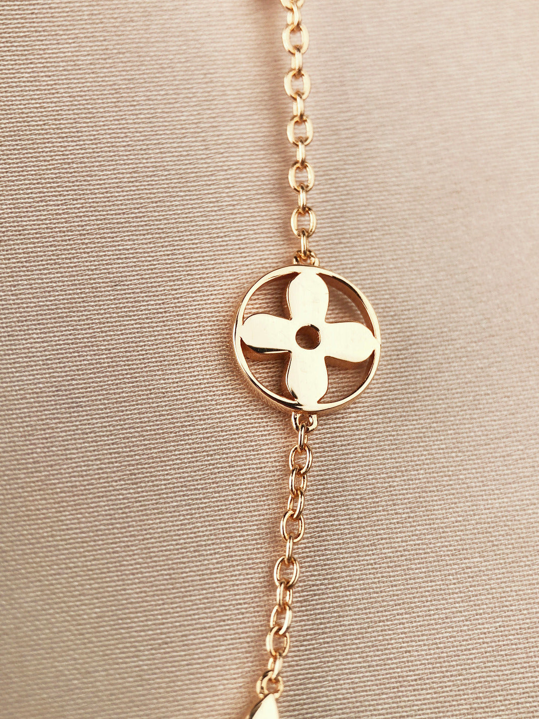Aura STAR AND SUN 7 MOTIFS GOLD BRACELET