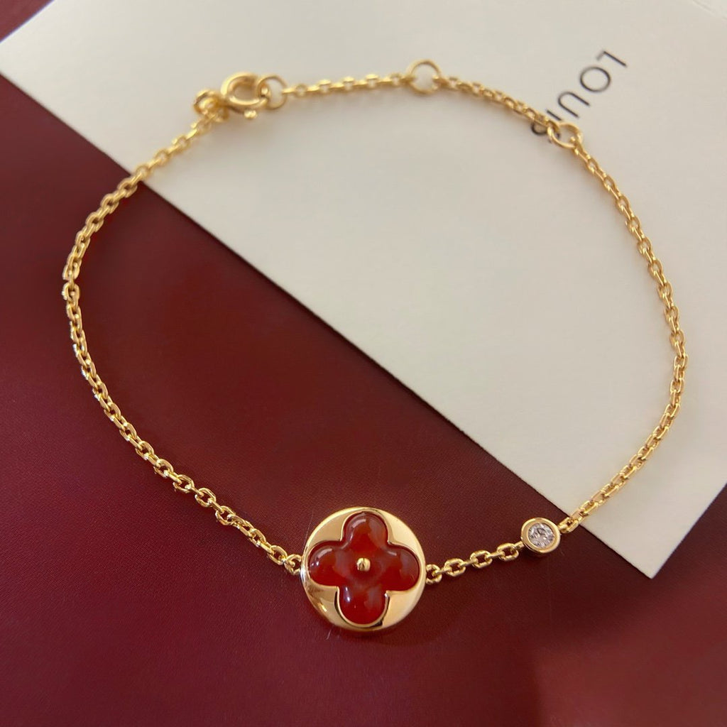 Aura SUN PEDANT CARNELIAN BRACELET