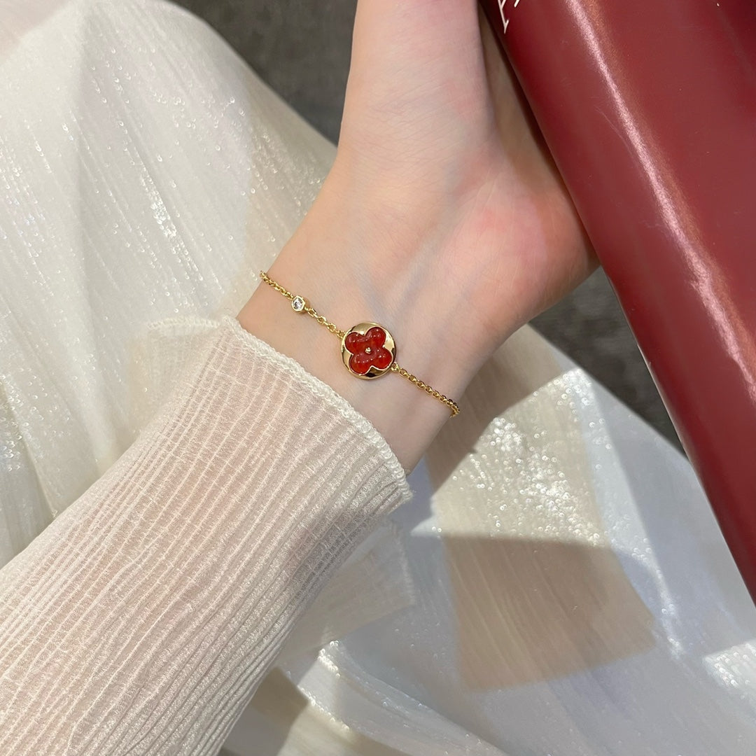 Aura SUN PEDANT CARNELIAN BRACELET