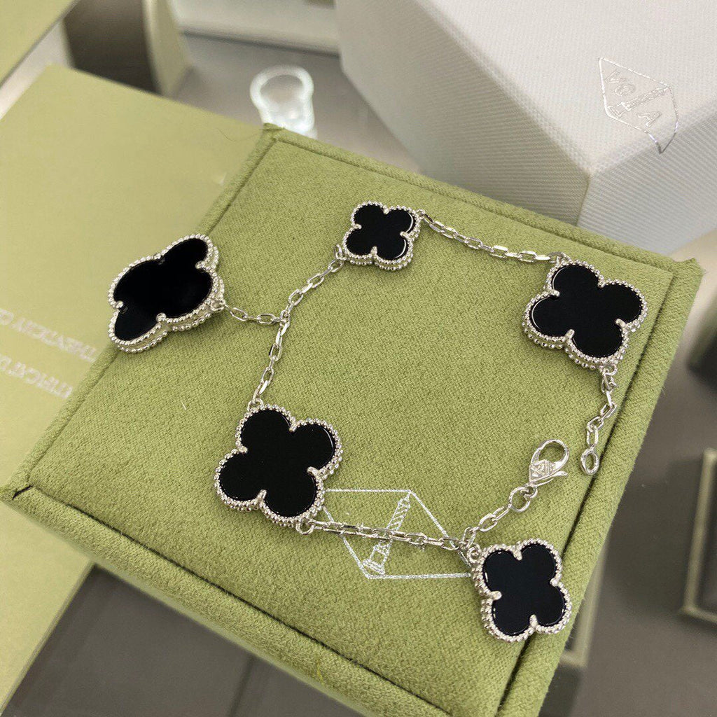 Aura CLOVER 5 MOTIFS SIVLER ONYX BRACELET