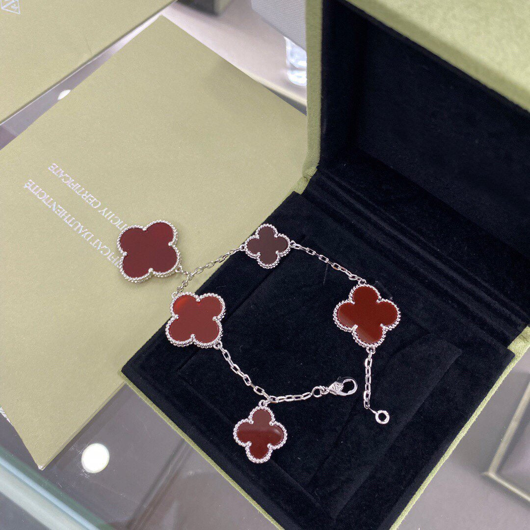Aura CLOVER 5 MOTIFS SIVLER CARNELIAN BRACELET