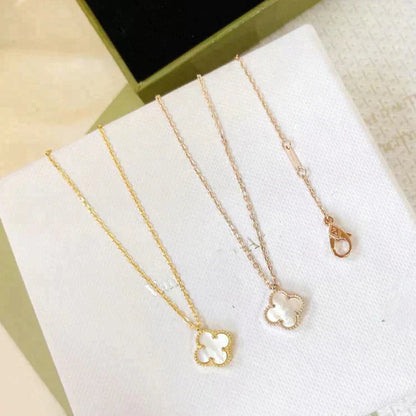 [⭐Aura ]CLOVER MINI 9.5MM WHITE MOTHER-OF-PEARL NECKLACE