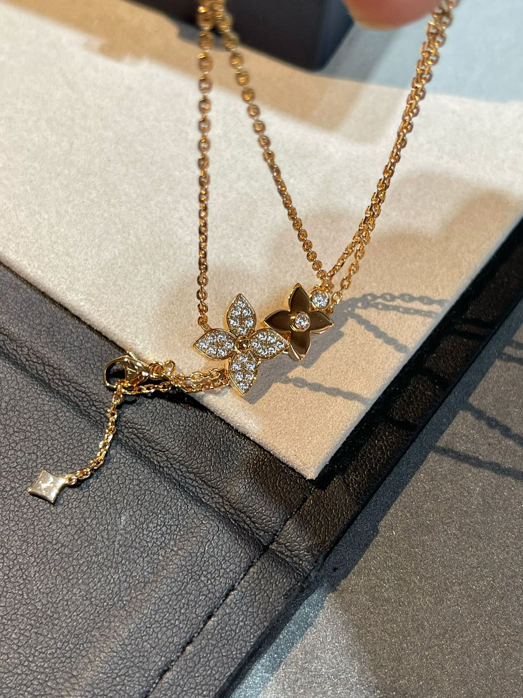Aura STAR BLOSSOM NECKLACE PINK GOLD DIAMONDS
