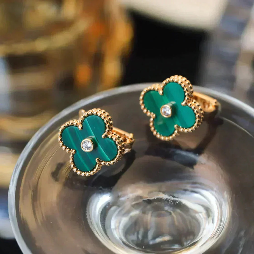Aura CLOVER MEDIUM 1 MOTIFS MALACHITE DIAMOND EARRINGS