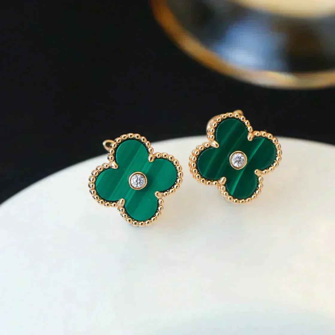Aura CLOVER MEDIUM 1 MOTIFS MALACHITE DIAMOND EARRINGS