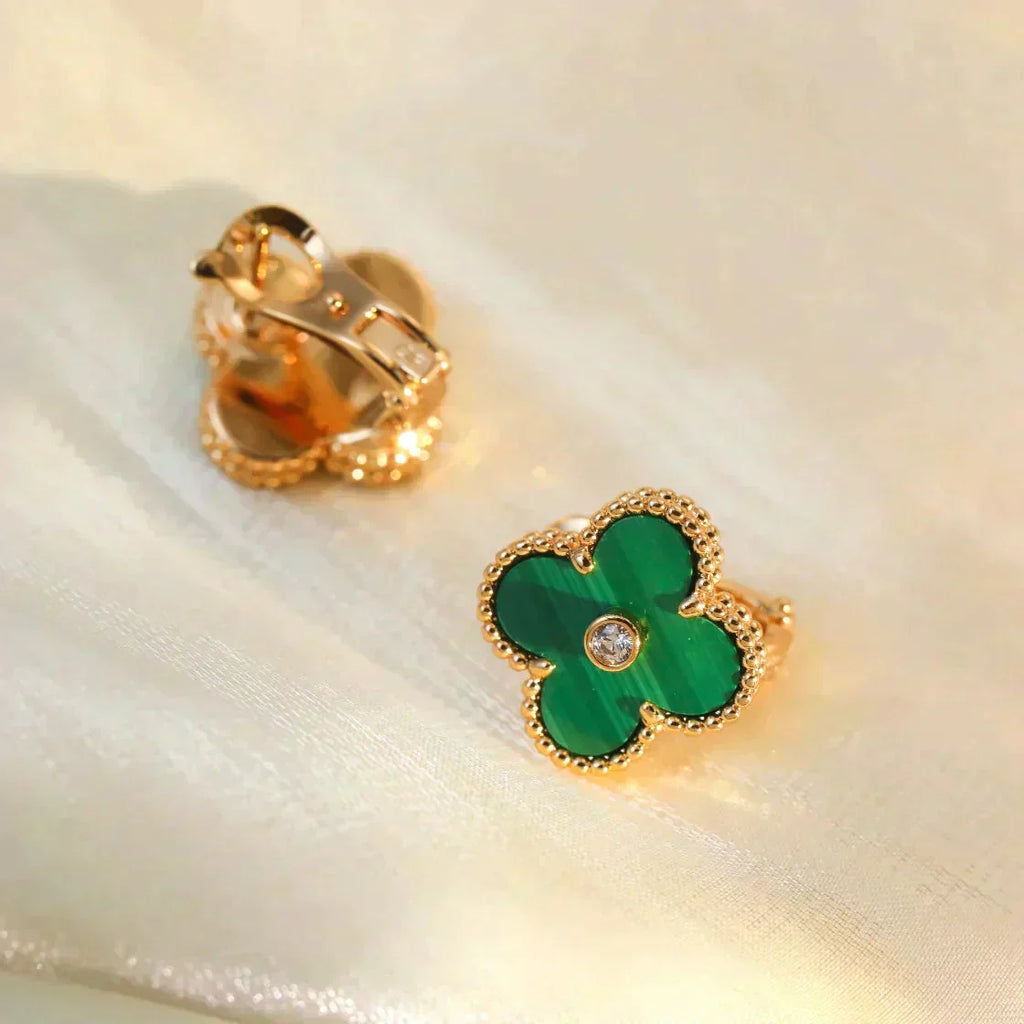 Aura CLOVER MEDIUM 1 MOTIFS MALACHITE DIAMOND EARRINGS