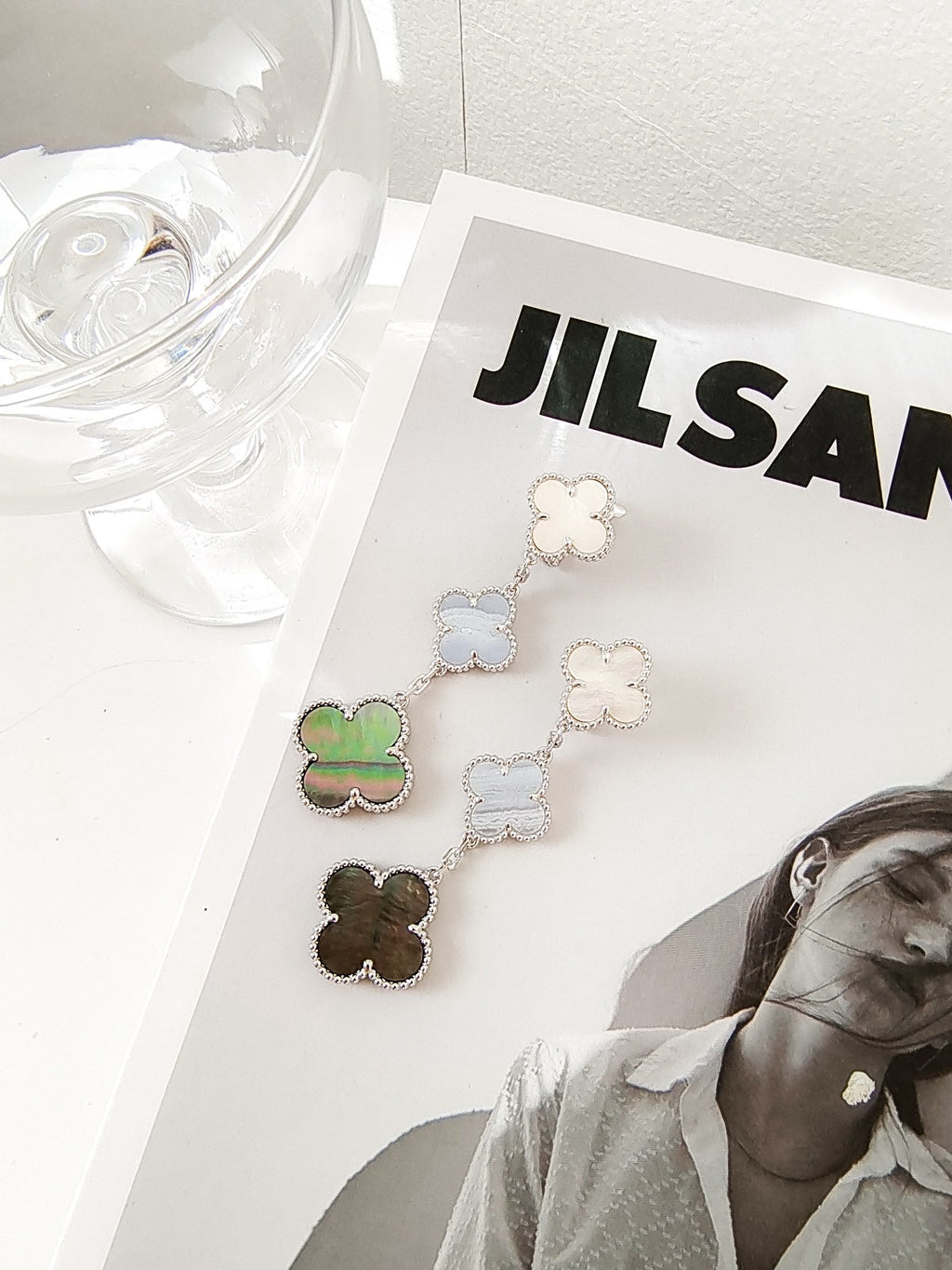Aura CLOVER 3 MOTIFS CHALCEDONY DARK MOP SILVER OHRRINGE