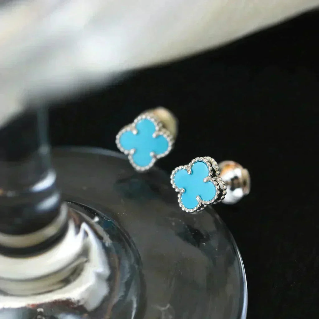 Aura CLOVER MINI 9.5MM ONYX OHRSTECKER SILBER