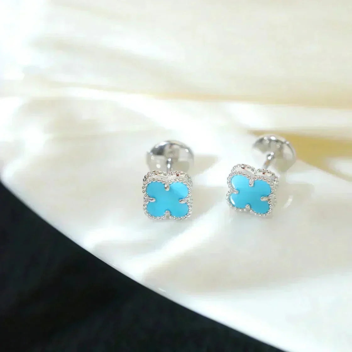 Aura CLOVER MINI 9.5MM ONYX STUD EARRINGS SILVER