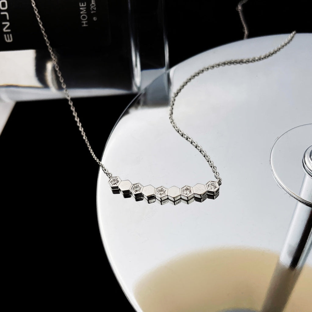 Aura BEE MY LOVE DIAMOND NECKLACE