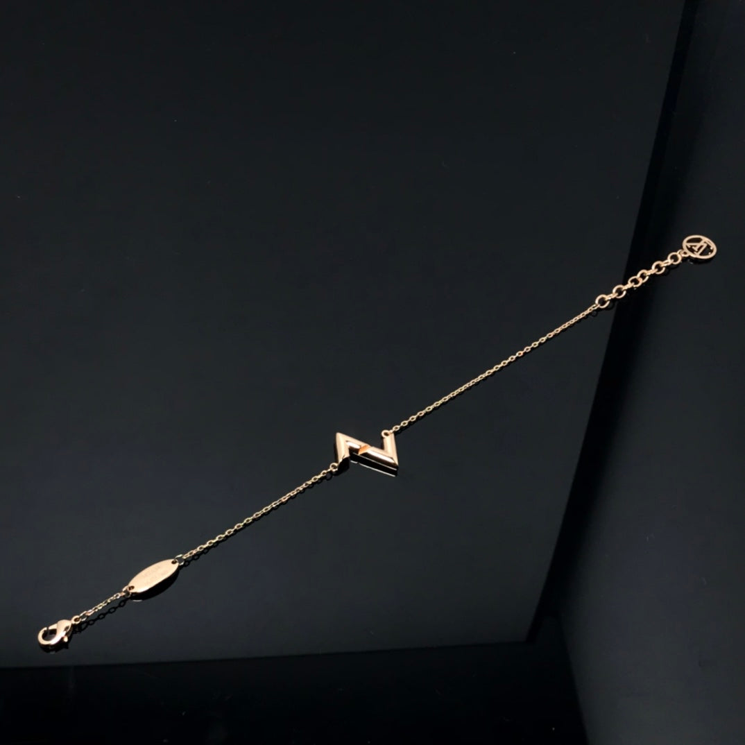 Aura VOLT LV LOGO BRACELET
