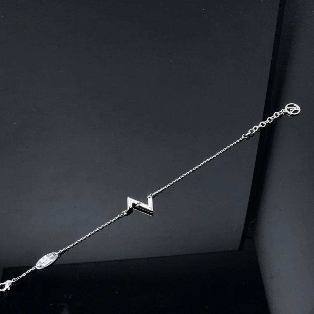 Aura VOLT LV LOGO BRACELET