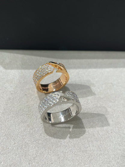 [⭐Aura ]LIENS EVIDENCE  DIAMOND PAVED RING