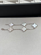 [Aura ]New CLOVER WHITE PEARL MOP 5 MOTIF BRACELET COLLECTION
