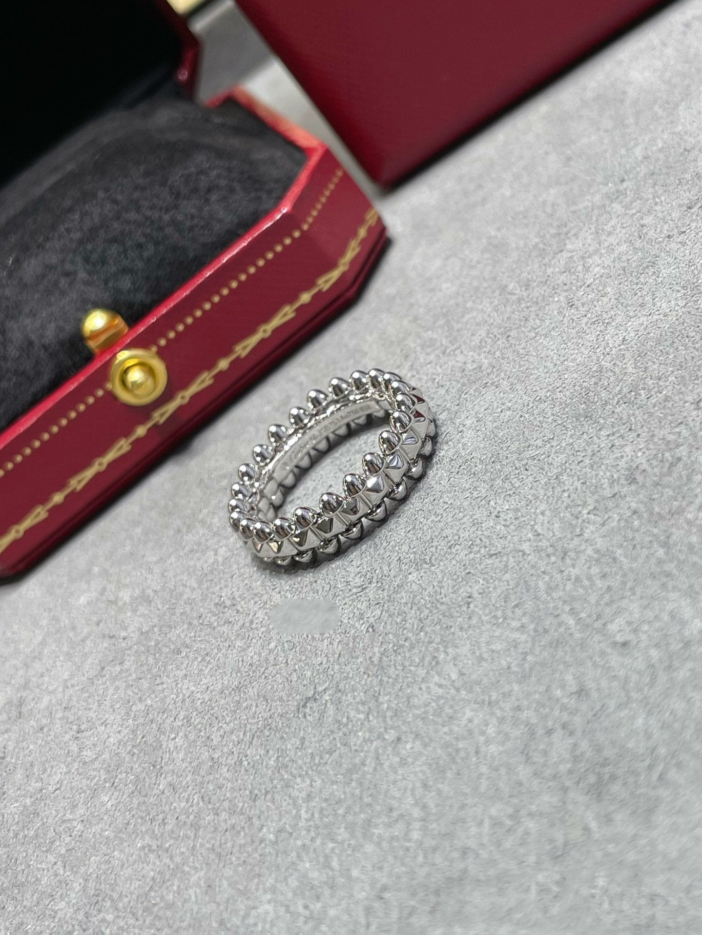 Aura CLASH 5.5MM RING