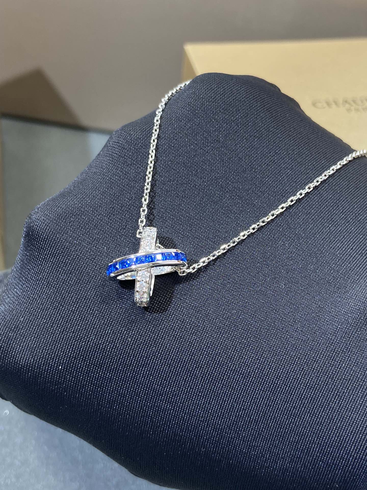 Aura LIENS DIAMOND SILVER NECKLACE