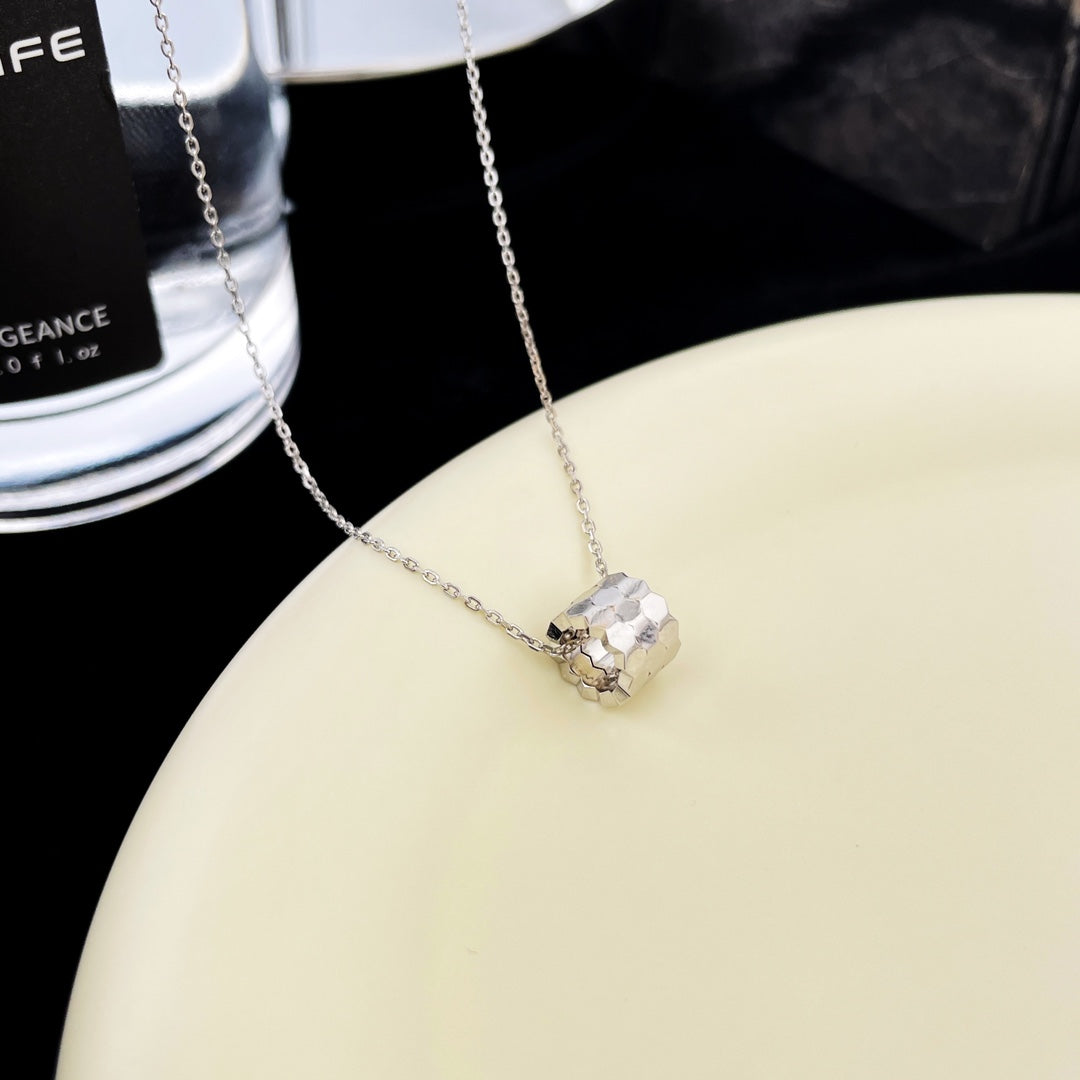 Aura BEE MINI PEDANT DIAMOND NECKLACE