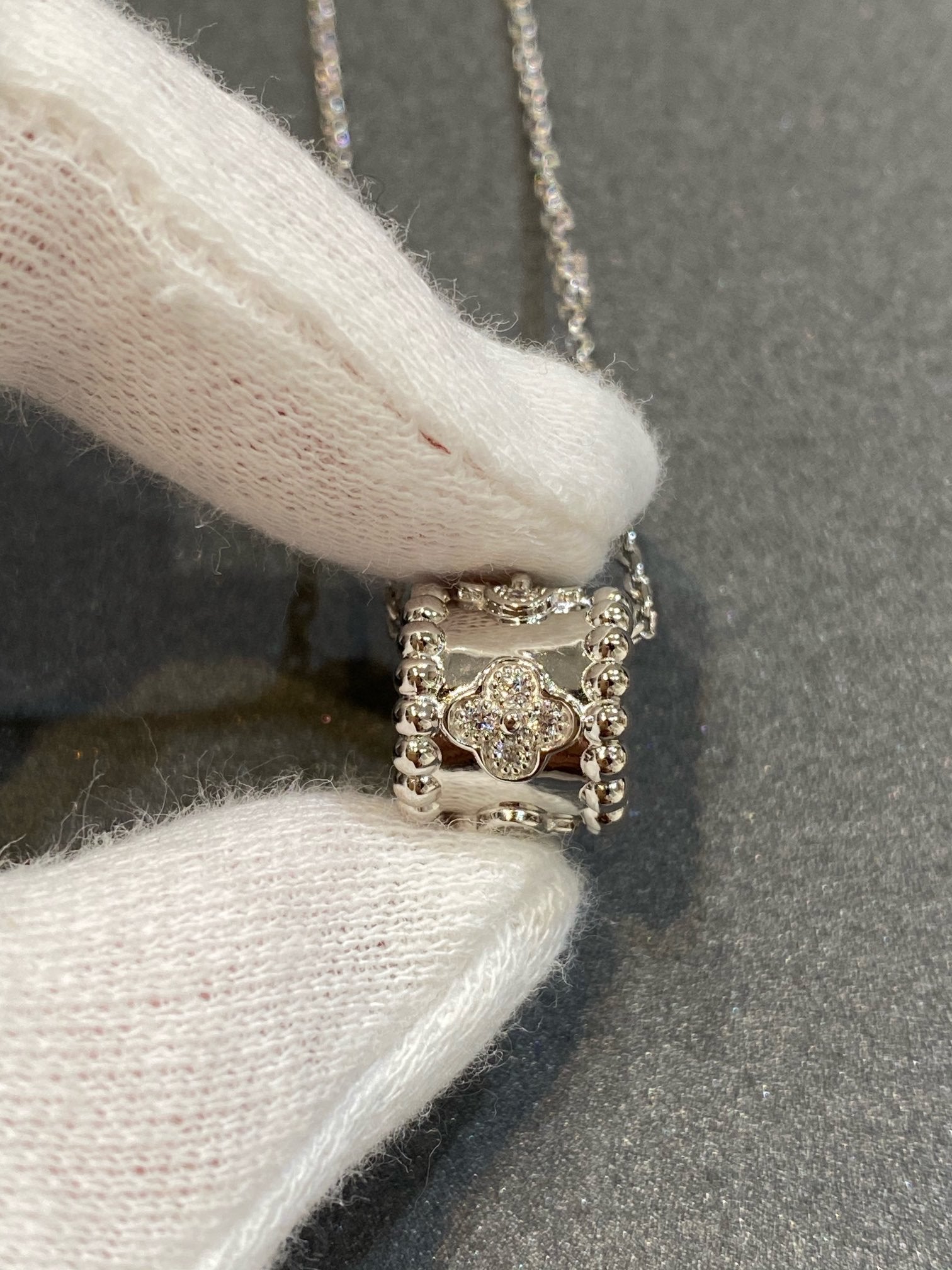 Aura PERLEE ANHÄNGER SILBER DIAMANTEN HALSKETTE
