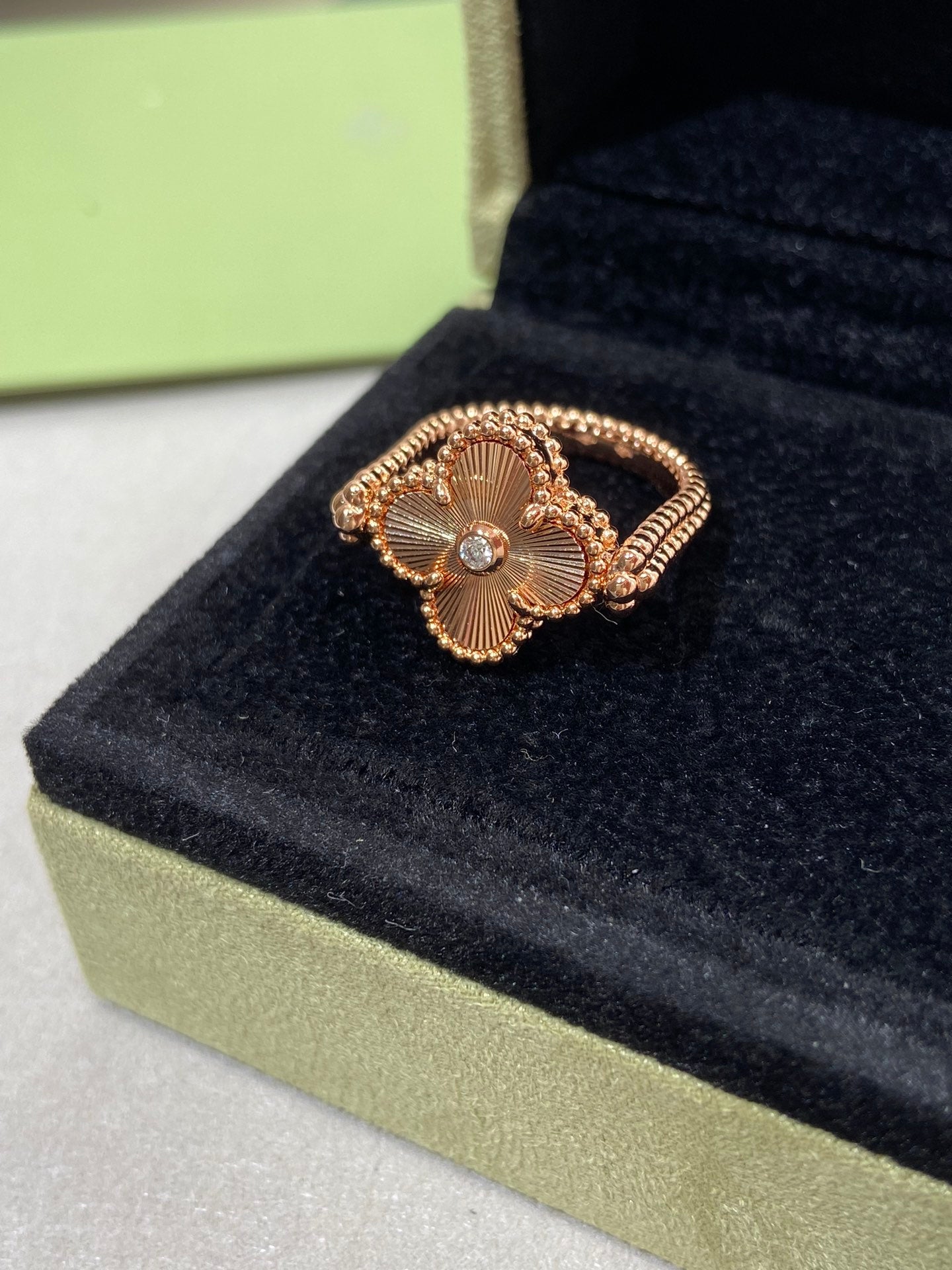 Aura CLOVER RIVERSIBLE ROSE GOLD RING