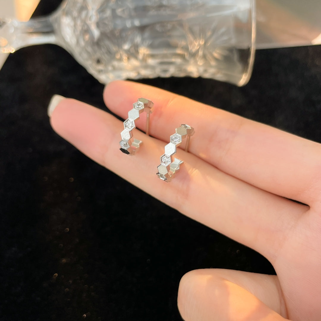 Aura BEE LOVE DIAMOND HOOP EARRINGS