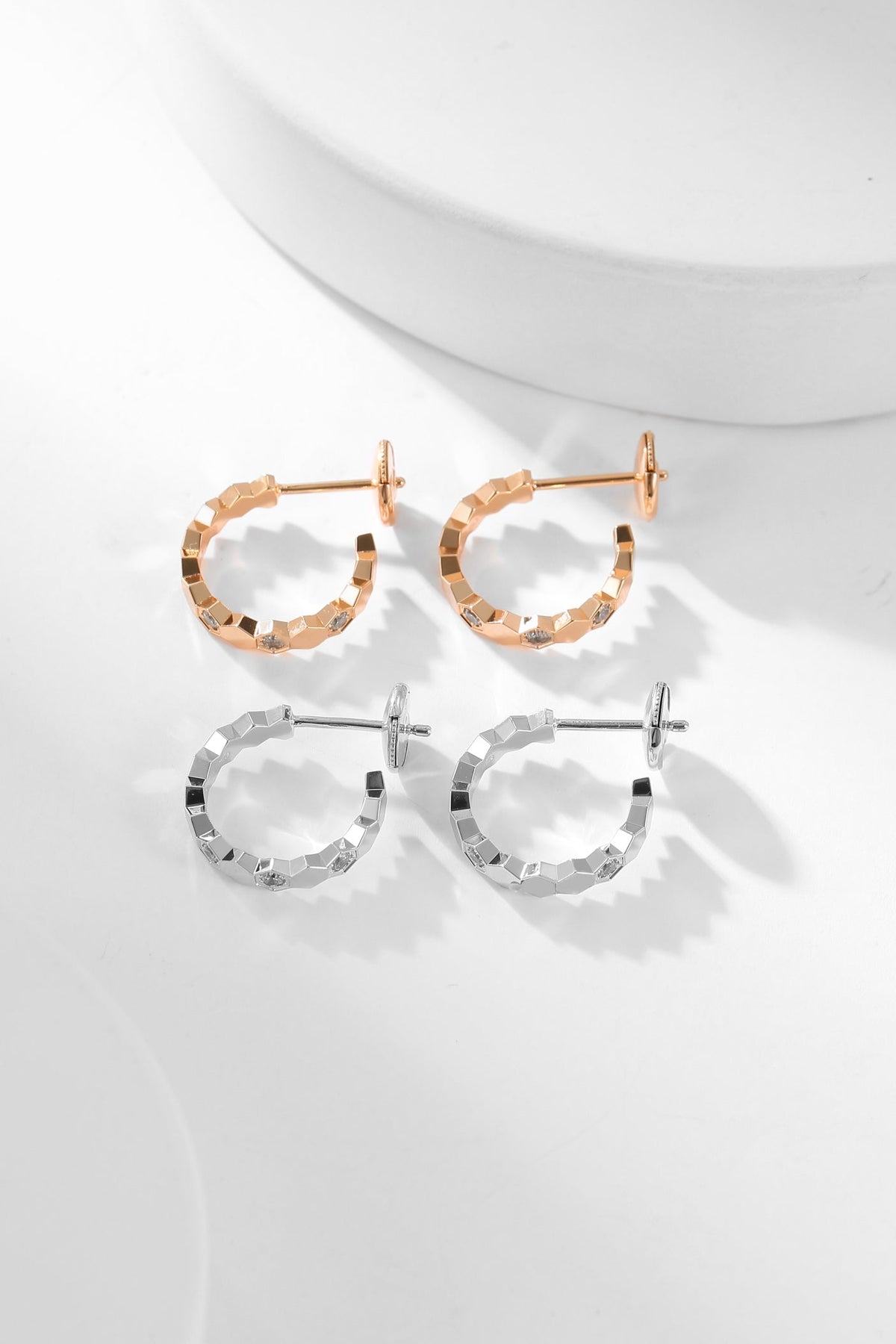 [⭐Aura ]BEE LOVE DIAMOND HOOP EARRINGS