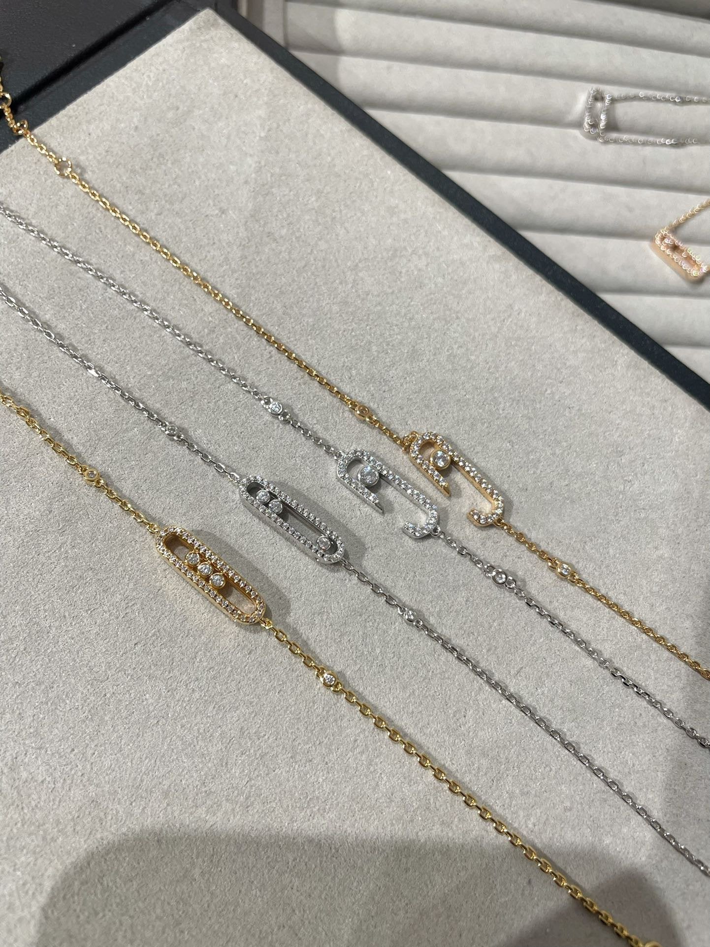 [Aura ] BABY MOVE DIAMOND BRACELET