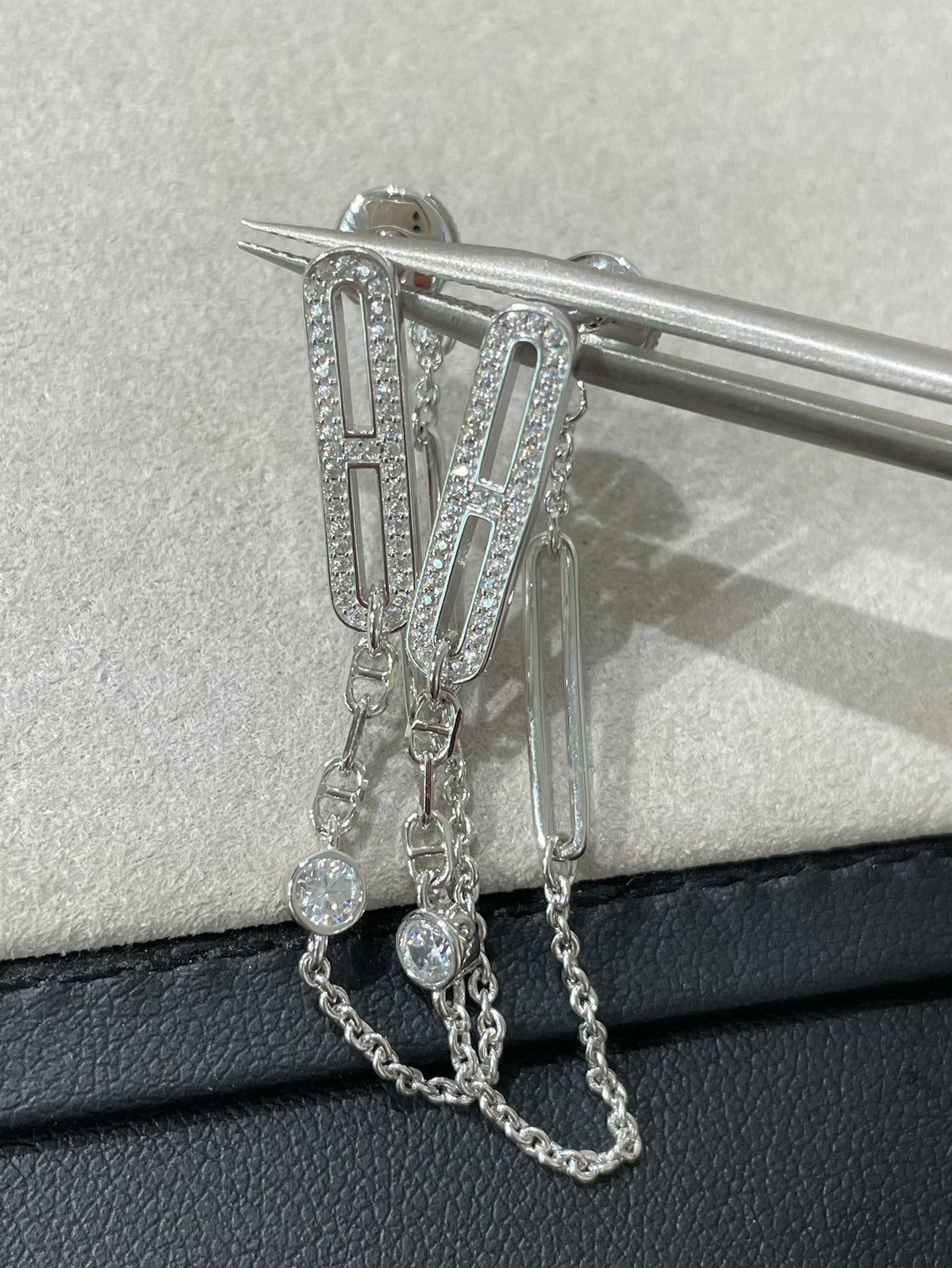 [⭐Aura ]CHAINE CHAOS DIAMOND DROP EARRINGS