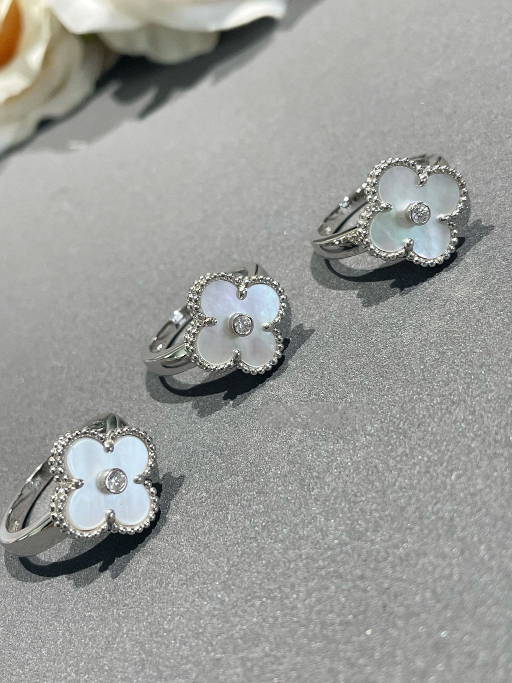 Aura CLOVER SILVER MOP DIAMOND RING