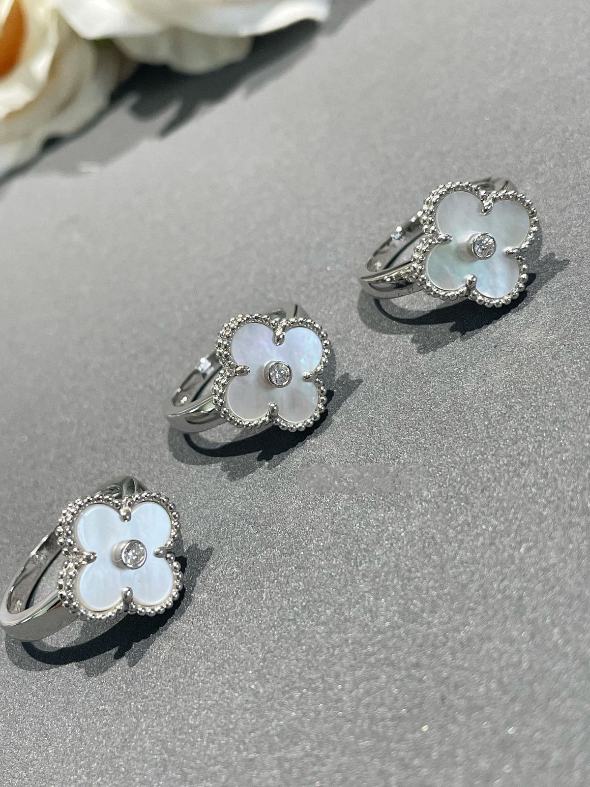[⭐Aura ]CLOVER SILVER MOP DIAMOND RING