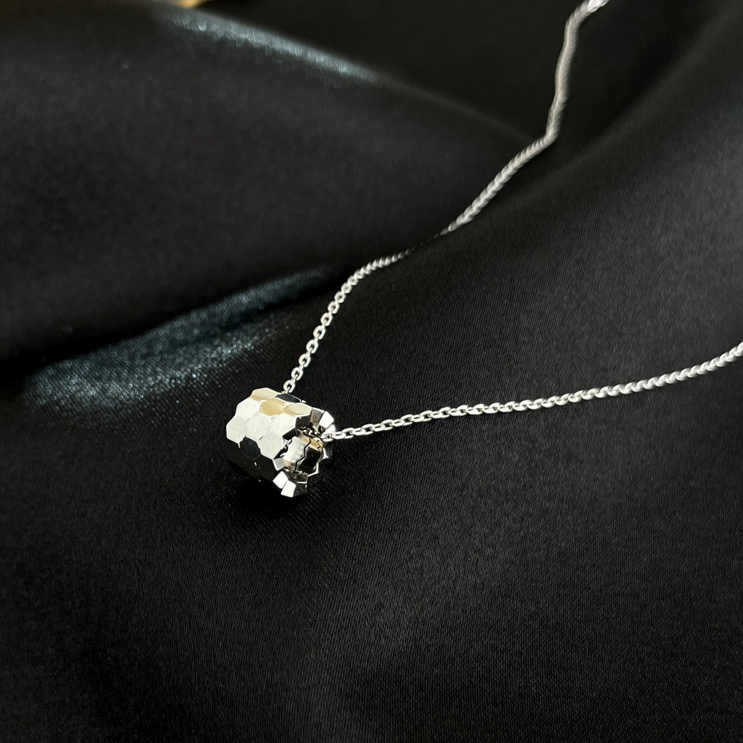 [⭐Aura ]BEE MINI NECKLACE