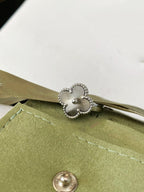 Aura CLOVER SILVER RING