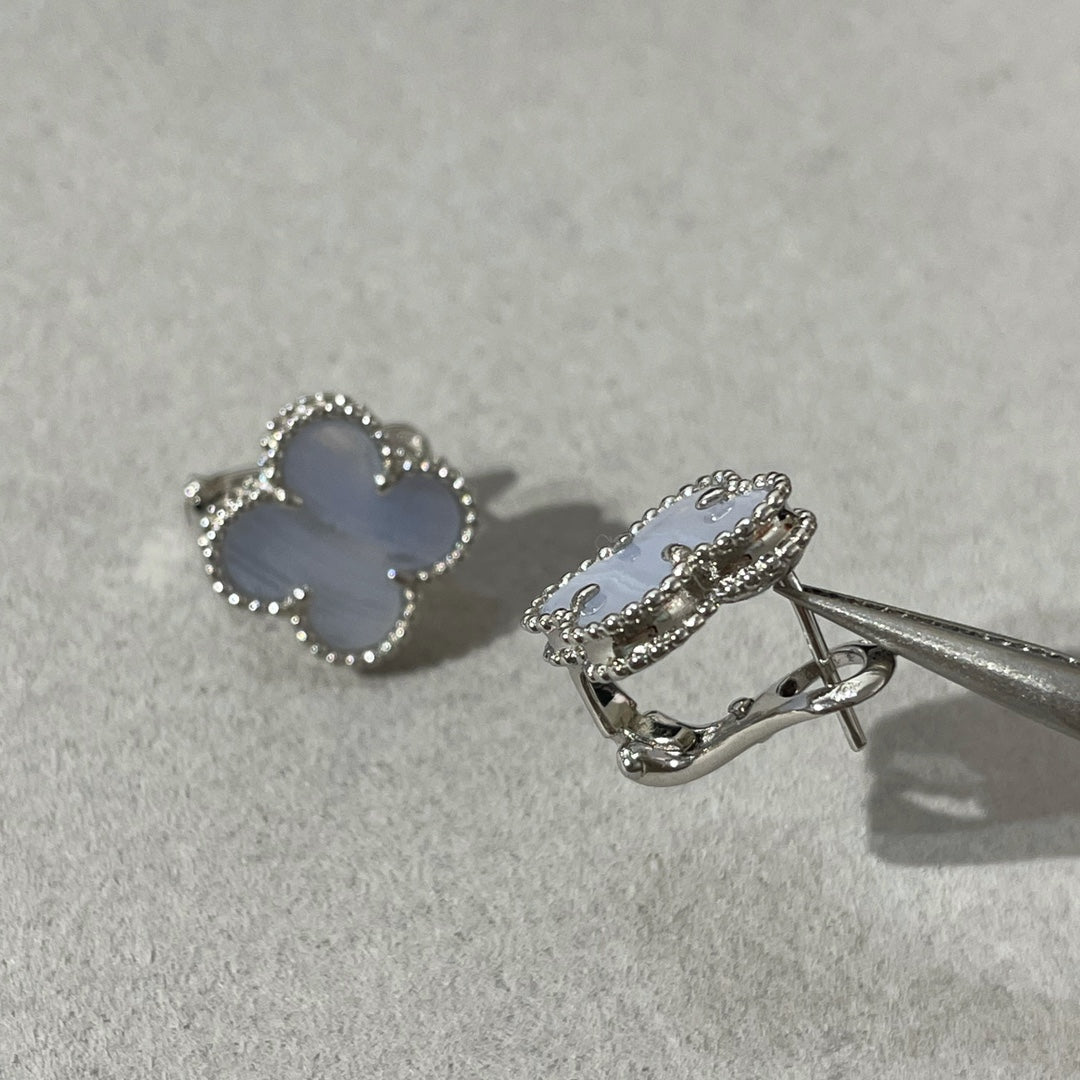 Aura CLOVER CHALCEDONY SILVER STUD EARRINGS