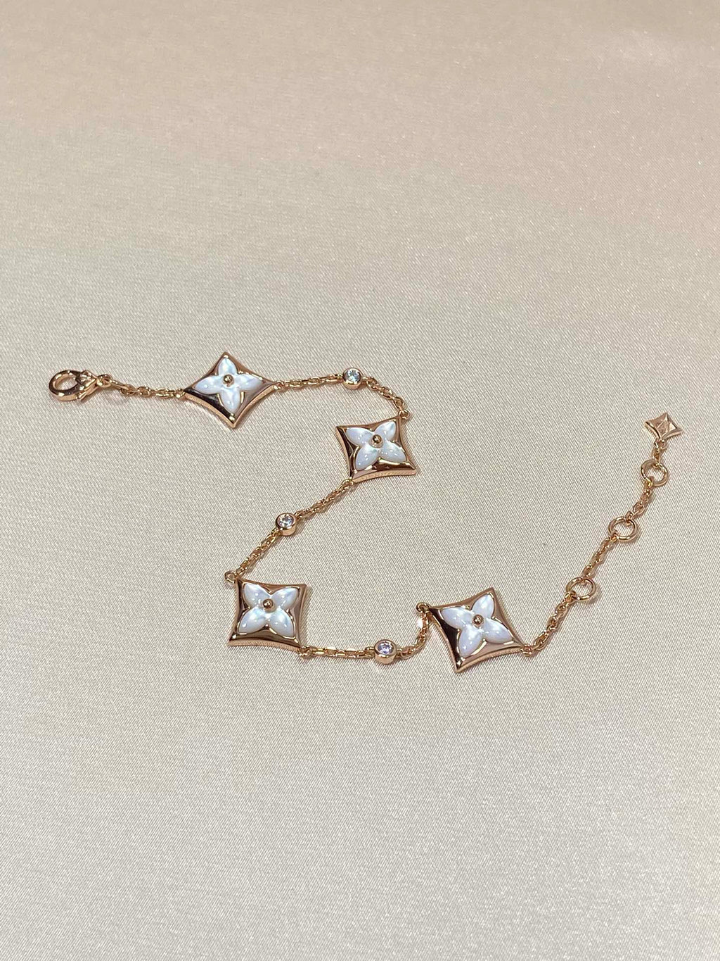 Aura STAR 4 MOTIF MOP DIAMOND PINK GOLD BRACELET