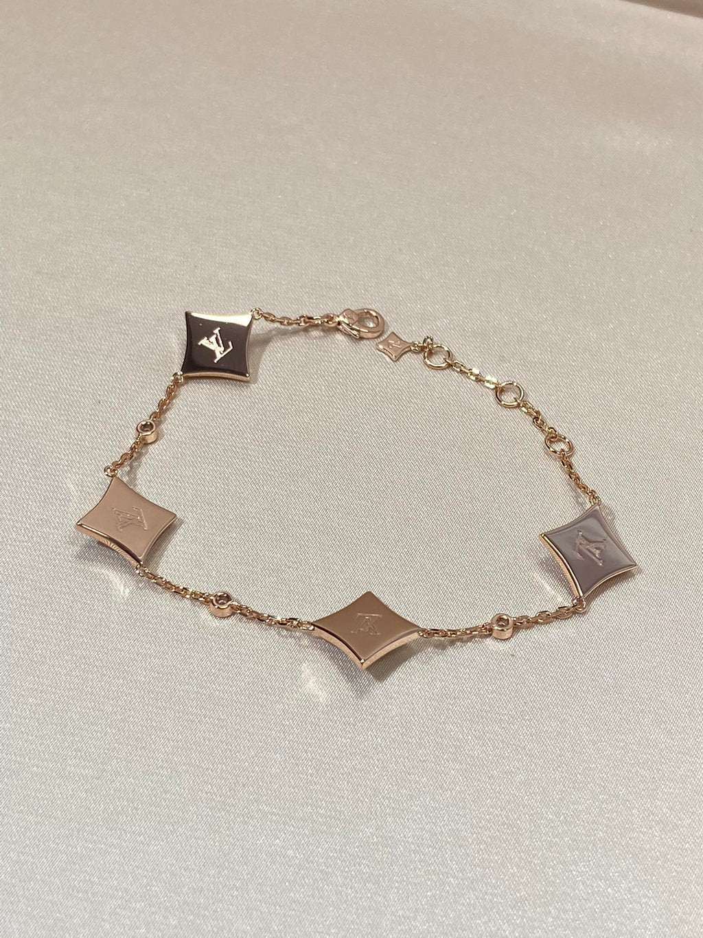 Aura STAR 4 MOTIF MOP DIAMOND PINK GOLD BRACELET